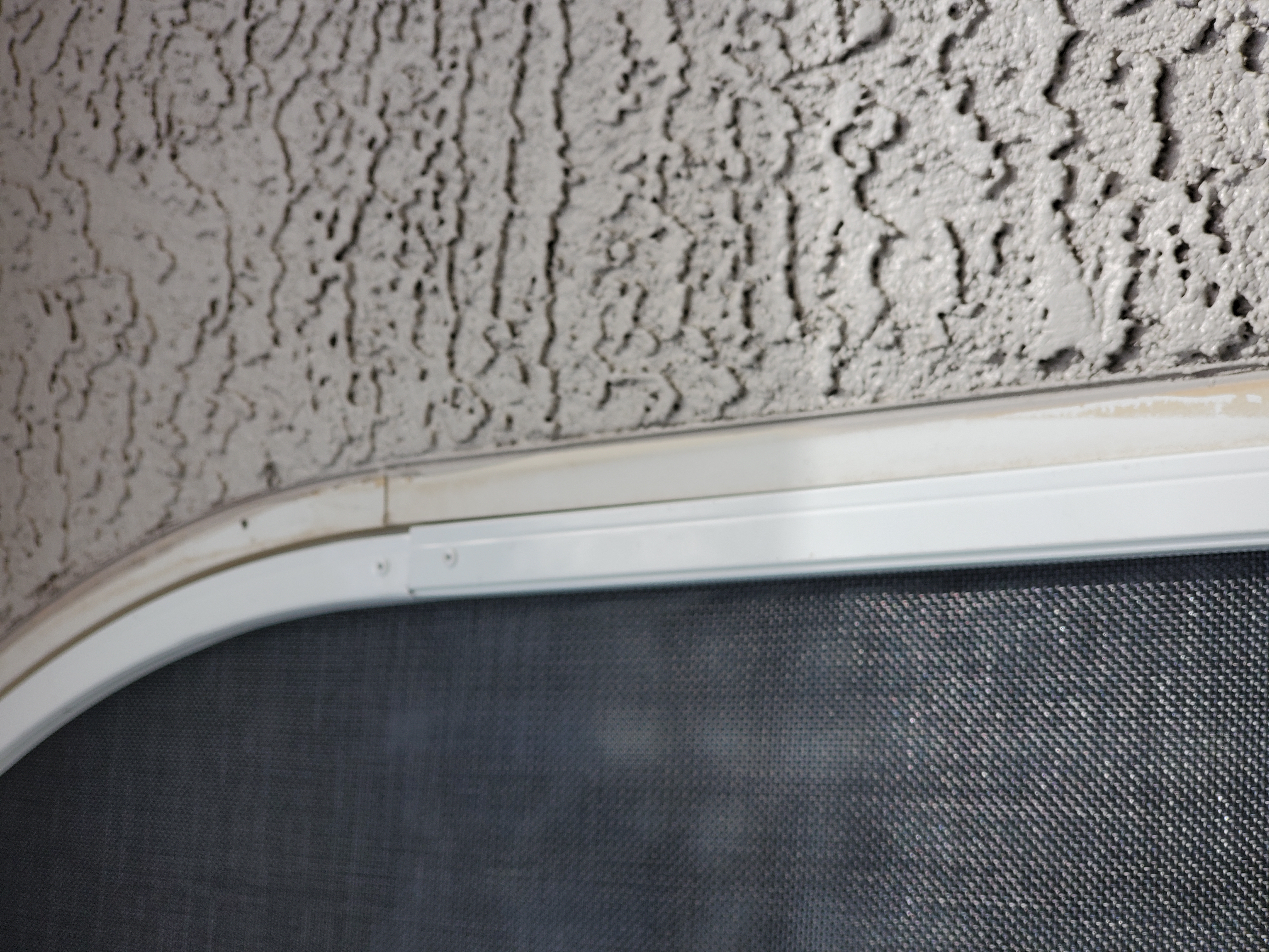 Sunscreen installation - close-up